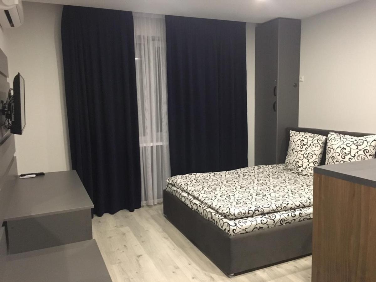 Centre In Uzhgorod Apartment ภายนอก รูปภาพ
